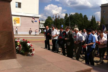 Орловские коммунисты торжественно отмечают 71-ю годовщину освобождения города от немецко-фашистских захватчиков