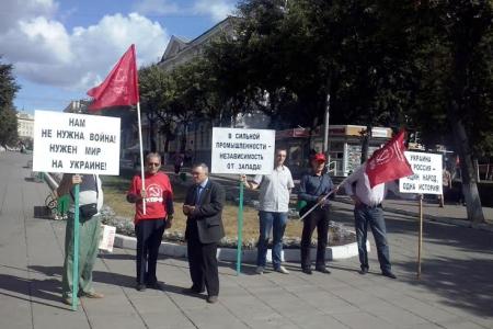 "Украина и Россия - один народ, одна история!" В Орловской области прошли пикеты в рамках Всероссийской акции протеста