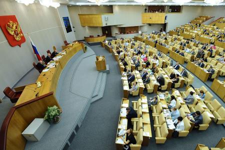 «К сожалению, все чаще приходится сталкиваться со случаями, когда закон живет отдельно от справедливости». В.Г. Соловьев о проведенной за полгода работе с обращениями граждан