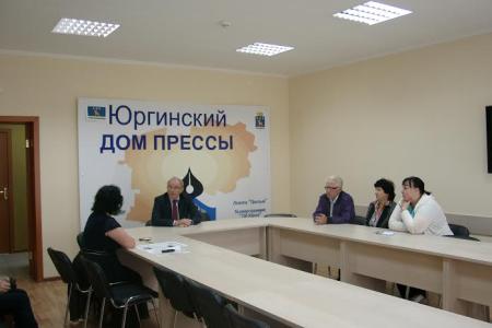 Дальние районы Тюменской области - предмет особого внимания депутата-коммуниста Вячеслава Тетекина
