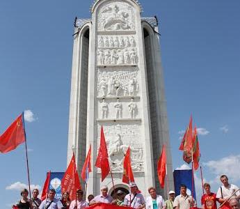 Харьковские и Белгородские коммунисты встретились на Прохоровском поле в преддверии годовщины освобождения городов от немецко-фашистских захватчиков