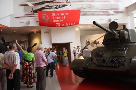 Харьковские и Белгородские коммунисты встретились на Прохоровском поле в преддверии годовщины освобождения городов от немецко-фашистских захватчиков