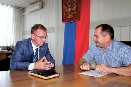 Челябинская область. Кандидат в губернаторы от КПРФ Константин Нациевский проводит встречи с избирателями