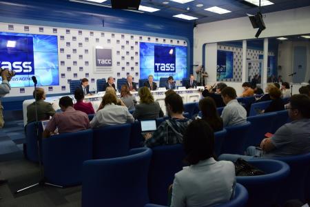 «На выборах мы боремся против союза оффшорной олигархии, криминального чиновничества и либеральных фанатиков»