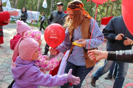 Челябинск. Коммунисты приняли участие в ежегодном общественно-политическом вернисаже