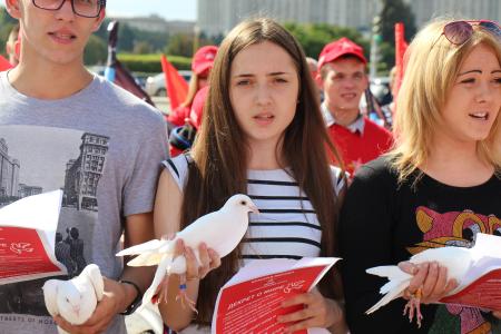 В Москве состоялся велопробег молодежи Донбасса за подписание "Декрета о Мире"