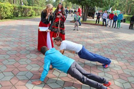 Челябинск. Коммунисты приняли участие в ежегодном общественно-политическом вернисаже