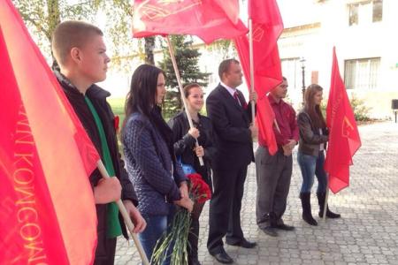 Белгородские комсомольцы совершили автопробег по местам ратной славы своих предков