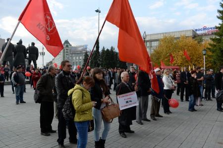 Требуем признать независимость Новороссии! В Новосибирске прошел арт-блокпост «АнтиНАТО-2» в поддержку Донбасса