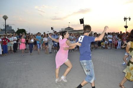 В Астрахани при поддержке ЛКСМ прошел танцевальный конкурс