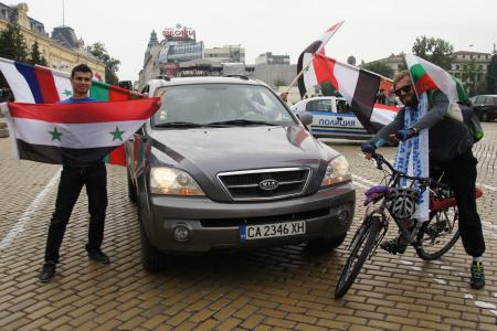 "Киев, одумайся!". В Болгарии прошла массовая акция против карательной операции на Донбассе