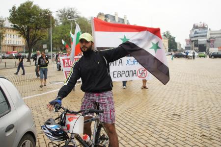"Киев, одумайся!". В Болгарии прошла массовая акция против карательной операции на Донбассе