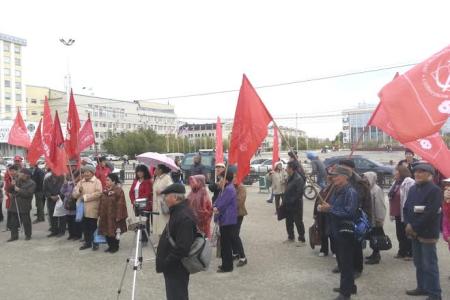 События на Украине — это вызов Запада России. Митинг КПРФ в Якутске
