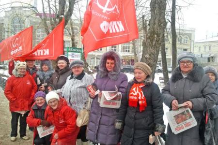 Ивановская область. Коммунисты Кинешмы провели серию акций в преддверии празднования Великого Октября