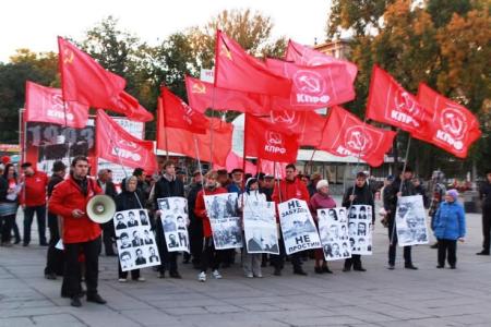Митинг и шествие в Саратове: «Не забудем! Не простим!»