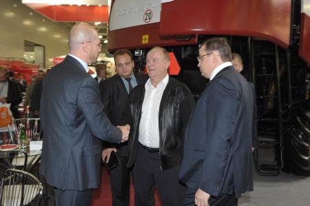 Г.А. Зюганов посетил Международную специализированную выставку сельхозтехники «АГРОСАЛОН-2014»