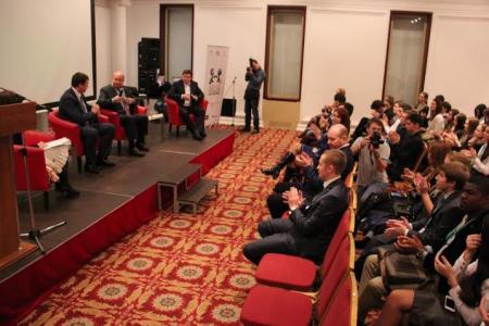 В.Н. Лихачёв принял участие в дискуссионной сессии в рамках Форума "Всероссийская школа молодежной дипломатии" в Казани