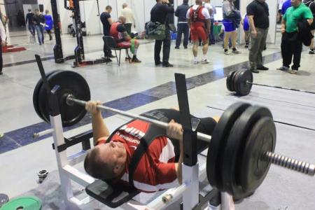 Денис Оглоблин из Спортклуба КПРФ стал вице-чемпионом мира по жиму штанги лежа!