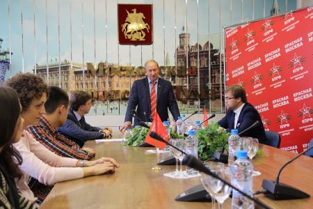 «Красная Москва-КПРФ» проводит фотовыставку в Мосгордуме