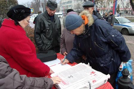 Ульяновская область. Ю.П. Синельщиков поддержал требования граждан провести капитальный ремонт многоквартирных домов за счет бюджета
