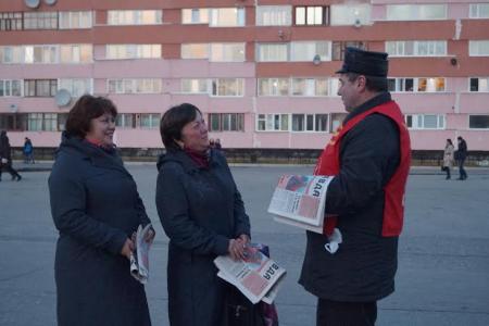 Пикет в Новом Уренгое: "Мы жили в счастливой стране. Её растрелял Ельцин"