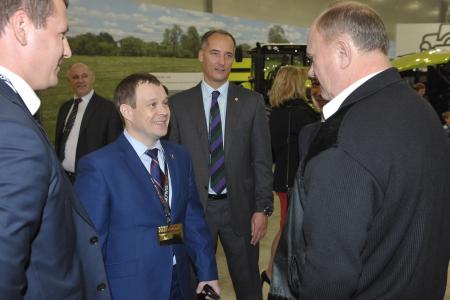Г.А. Зюганов посетил Международную специализированную выставку сельхозтехники «АГРОСАЛОН-2014»
