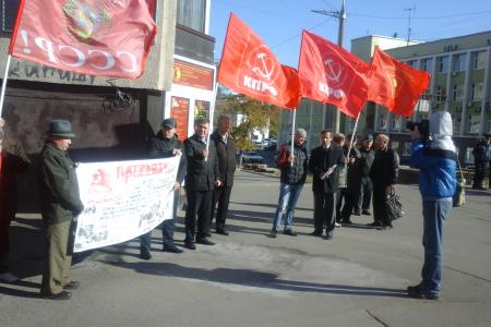«Не забудем! Не простим!». Пикет липецких коммунистов