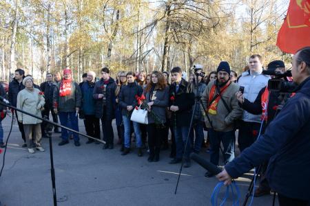 Г.А. Зюганов: «Я горжусь своей молодостью». В Москве прошло возложение цветов к памятнику первым комсомольцам