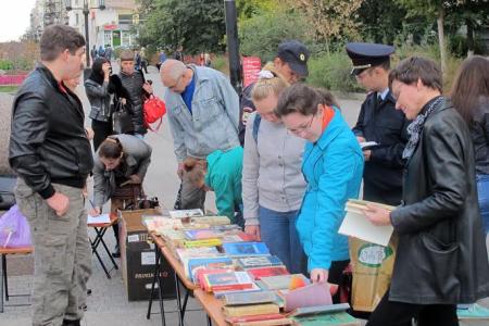 В Самаре продолжается акция «Книга против деградации» 