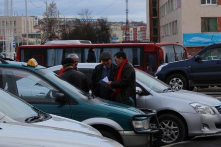 Магаданские коммунисты провели серию пикетов в память о событиях октября 1993 года