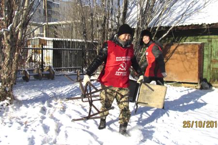Республика Саха (Якутия). Комсомольский субботник в преддверии 96-й годовщины ВЛКСМ