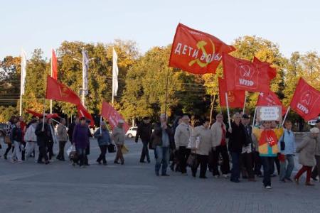 Помнить уроки черного октября 1993 года! В Воронеже прошел митинг в память о погибших защитниках Советской власти