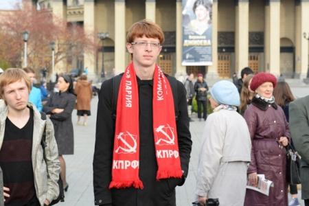 Новосибирск. Жители города почтили память защитников Верховного Совета