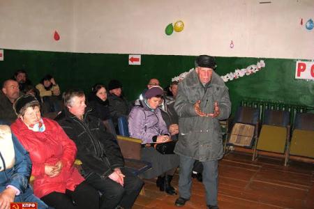 Тамбовская область. По инициативе коммунистов состоялось собрание жителей деревни Любезное Никифоровского района