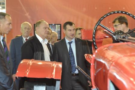 Г.А. Зюганов посетил Международную специализированную выставку сельхозтехники «АГРОСАЛОН-2014»