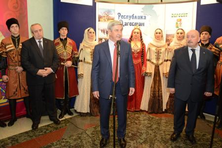 Г.А. Зюганов принял участие в открытии выставки, посвященной Республике Дагестан