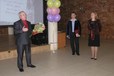 Первый секретарь Ярославского областного комитета КПРФ А.В.Воробьёв посетил социально-реаби­литационный центр для несовер­шеннолетних "Медвежонок"