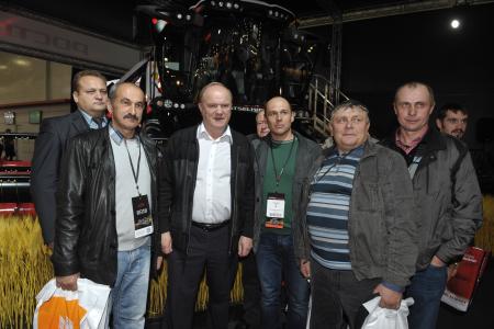 Г.А. Зюганов посетил Международную специализированную выставку сельхозтехники «АГРОСАЛОН-2014»