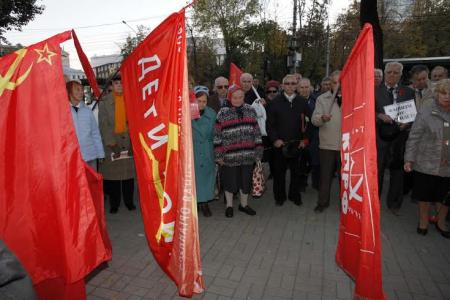 Помнить уроки черного октября 1993 года! В Воронеже прошел митинг в память о погибших защитниках Советской власти
