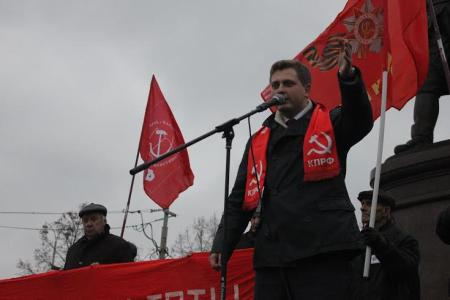 Не трогайте наши льготы: тысяча пенсионеров во главе с КПРФ вышла на протестный митинг в Екатеринбурге!