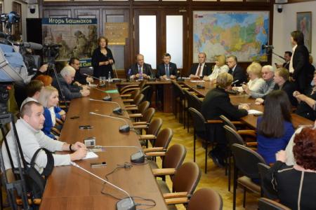 «России верные сыны». Г.А. Зюганов принял участие в открытии выставки художника И.В. Башмакова