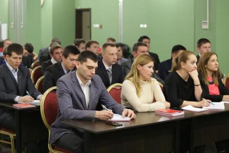 Д.Г. Новиков: «Учиться, чтобы побеждать, учиться, чтобы созидать». Центр политической учебы принял новый поток слушателей 