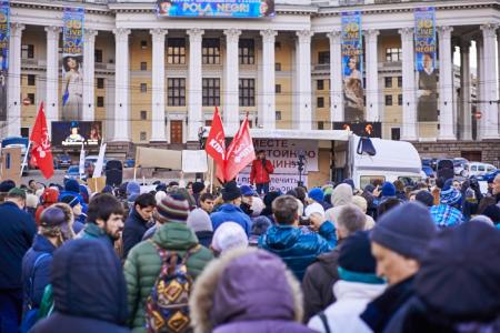 «Остановить развал медицины!». Митинг против массового закрытия больниц прошел в Москве