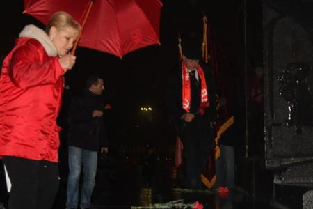 В Великом Новгороде состоялся праздничный митинг, посвящённый  Дню Великого Октября