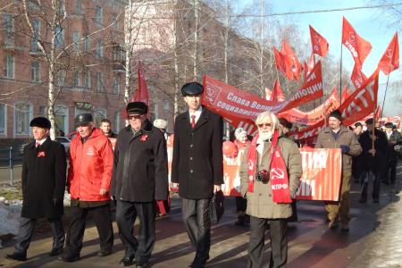 «Сражаемся за будущее!».  Демонстрация и митинг барнаульских коммунистов