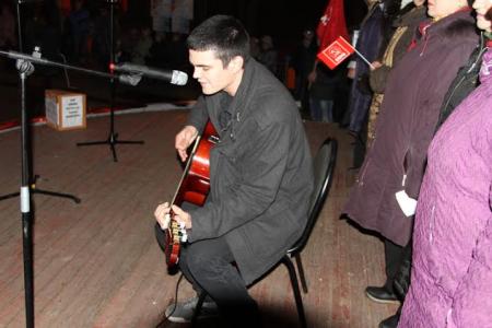 Белгородские коммунисты провели митинг-концерт, посвященный 97-й годовщине Великого Октября