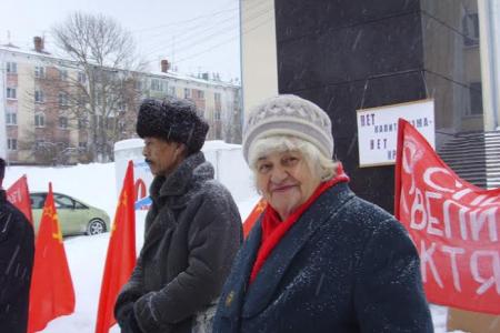 Республика Саха (Якутия). Репортаж о митинге 7 ноября 2014 года на площади Ленина г.Алдан