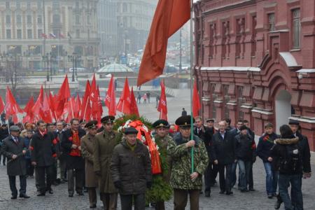 Г.А. Зюганов: «Единство - в уважении ко всей тысячелетней истории, к нашей великой Победе под Красным Знаменем Октября»