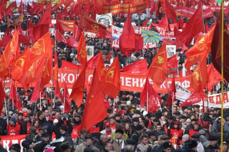 Новые победы у нас еще впереди! Поздравление Исполкома МСКО-ВЛКСМ с 97-й  годовщиной Великого Октября