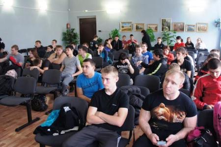 В здоровом теле – здоровый дух! Коммунисты и комсомольцы Кургана помогли в организации чемпионата города по армспорту